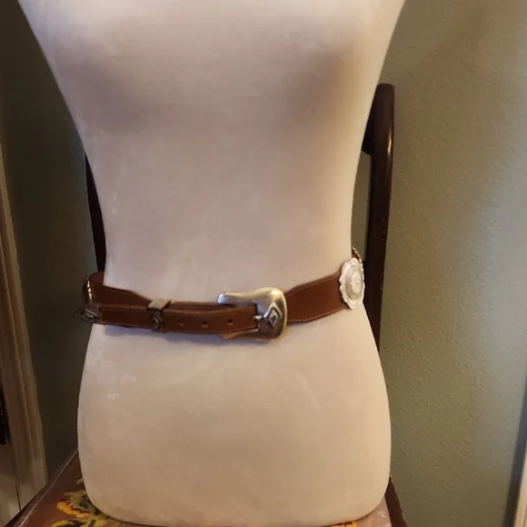 Justin Boots | Accessories | Justin Leather Concho Brown  display picture 2